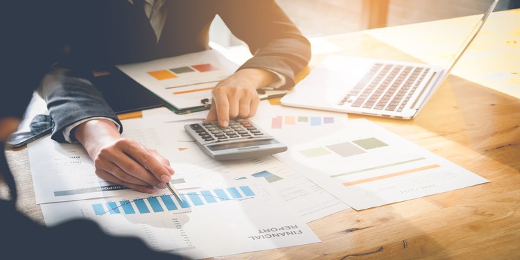 tax advisor5f6aefc2d6752 1